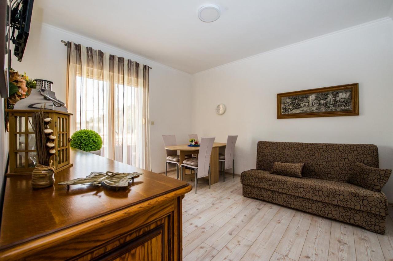 Apartments Nino Podstrana Zewnętrze zdjęcie